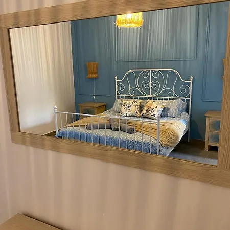 Doors Apartment *