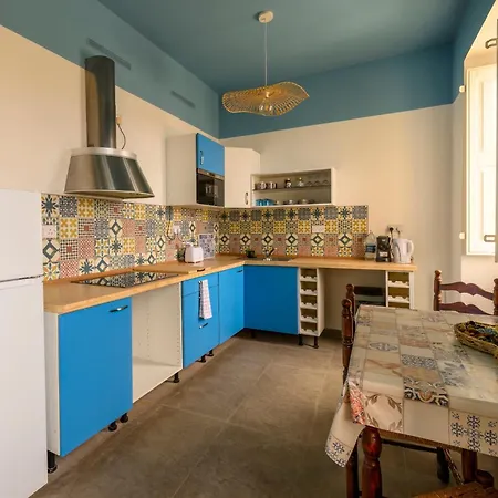 Doors Apartment *