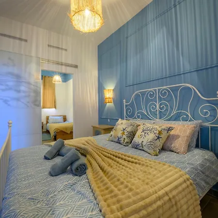 Doors Apartment *