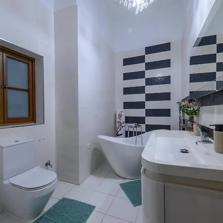 Doors Apartment Valletta