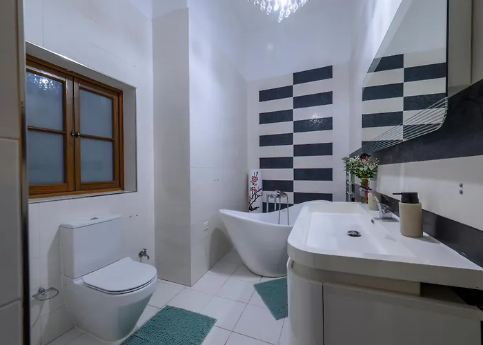 Doors Apartment Valletta